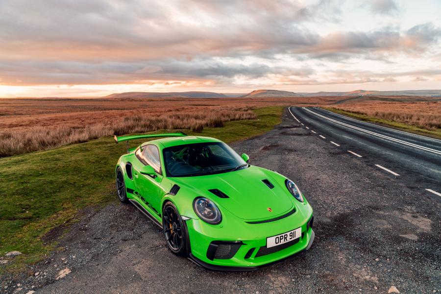  Porsche 911 GT3 RS (991) 2018 года  (UK) (фото 12 из 39)